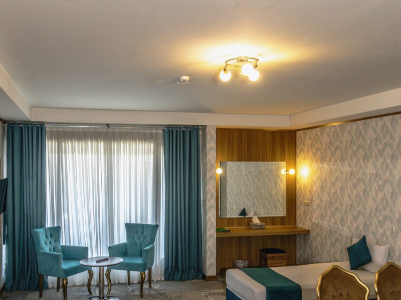 Triple suite