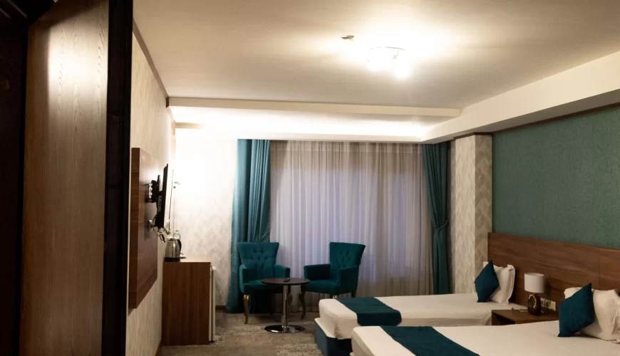 Five person connection